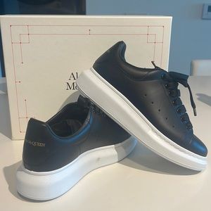 Women’s Black Alexander McQueen Size 37 1/2 (6.5)US